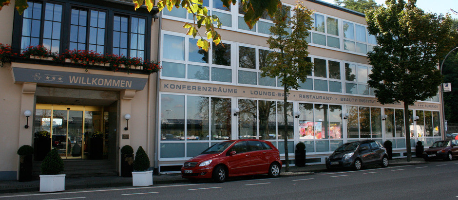 Hotel Crystal Saarbrücken Exterior foto